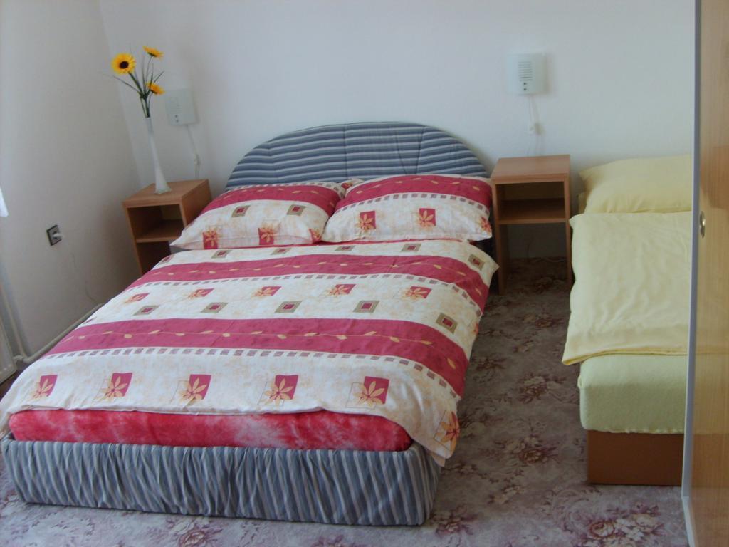 Crhov Apartman Eva מראה חיצוני תמונה